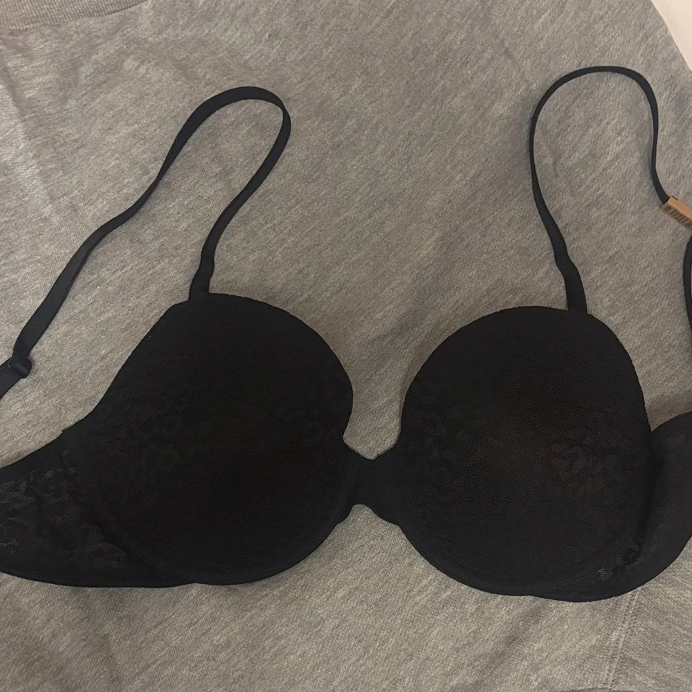 Victoria’s Secret PINK Black Lace Underwire T-Shirt Bra. NWT. - Picture 2 of 4